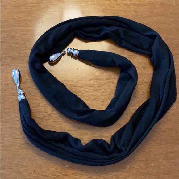 Scarf with silver accents - Picture 8 of 8